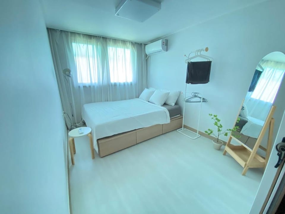 P1 Hongdea 3 bedrooms Unit  Apartment in Seoul