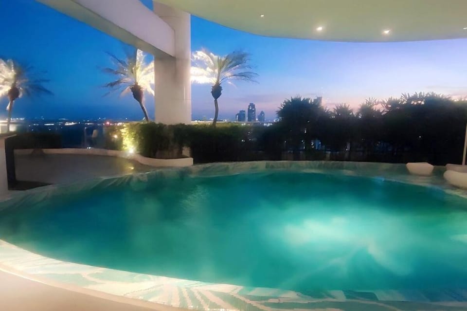 Aveline Executive Suites City View@Acqua Residence Apartment in Mandaluyong