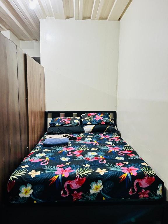 Mikaellas staycation Apartment in Paranaque