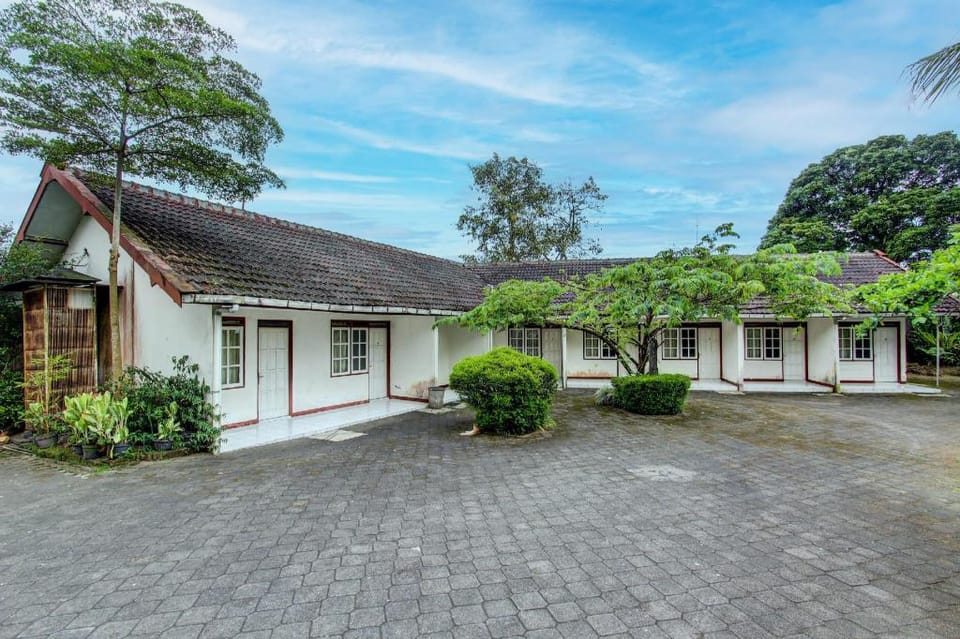 Hotel O Asta Guesthouse Hotel in Special Region of Yogyakarta