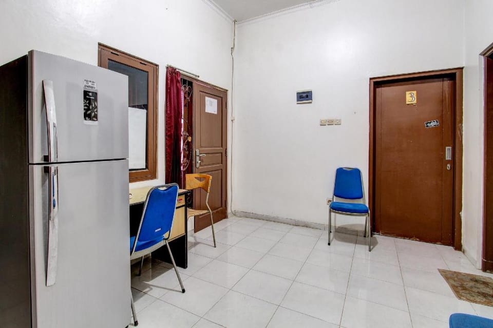 OYO 92511 Griya Dias Syariah Hotel in Special Region of Yogyakarta