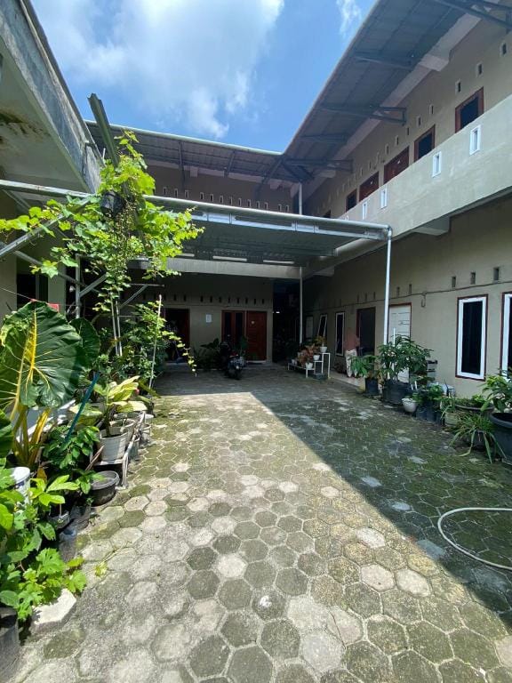 SPOT ON 92498 Fanni Homestay Hotel in West Sumatra, Indonesia