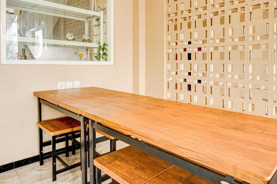 OYO Life  92499 Bagas Homestay Wonokitri Hotel in East Java