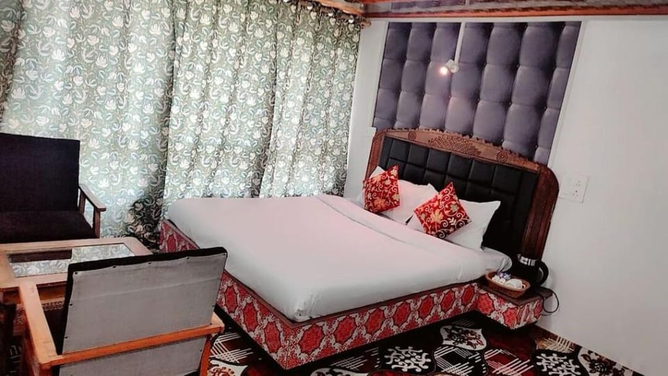 HOTEL CROWN PINE Hotel in Punjab