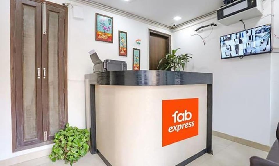 Hotel O Premium Rooms Hotel in New Delhi