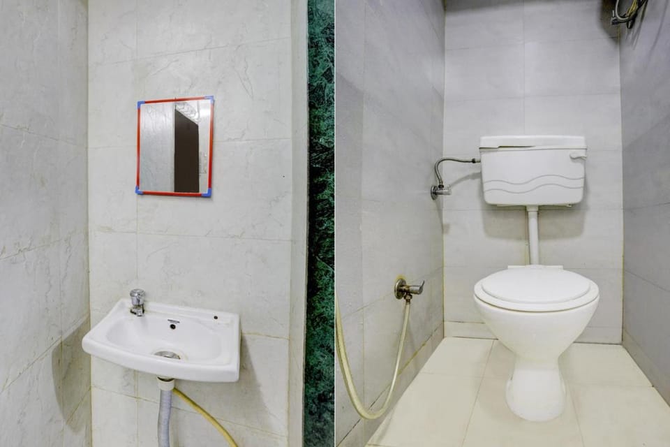 Hotel O Gulzar Masjid Bunder Railway Station Hotel in Mumbai