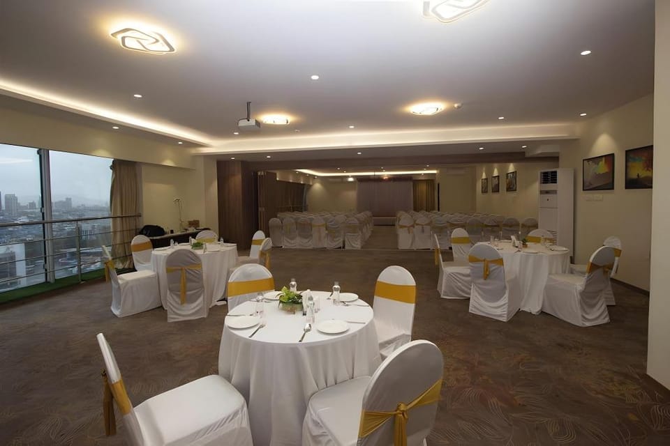 The Monarch Turbhe Hotel in Maharashtra