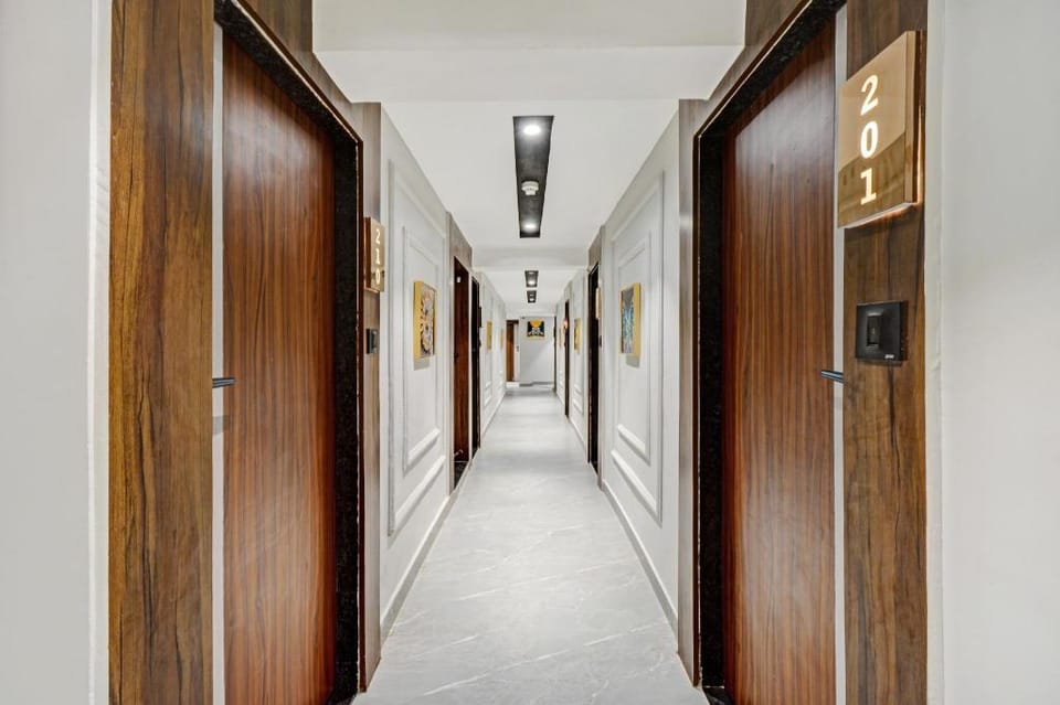 Hotel Royal Stay, Pakwan, Sg highway. Hotel in Ahmedabad