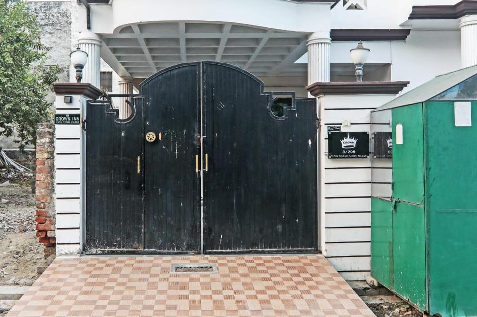 Hotel O Crown Inn Hotel in Lucknow