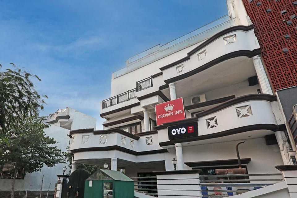 Hotel O Crown Inn Hotel in Lucknow