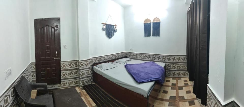 Parbati Headquarters Bed and Breakfast in Himachal Pradesh