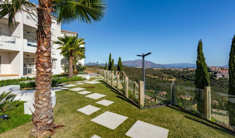 Small Oasis Apartment in Manilva