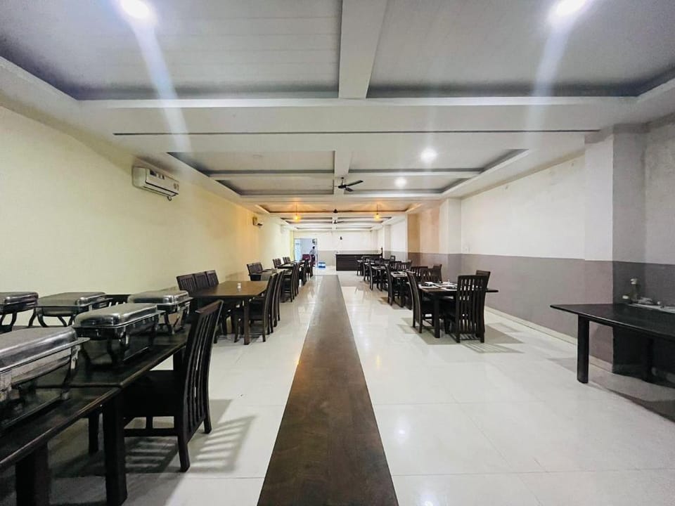 JMC Hotel Lavish,Pithampur Hotel in India