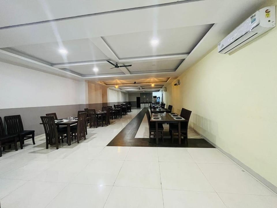 JMC Hotel Lavish,Pithampur Hotel in India