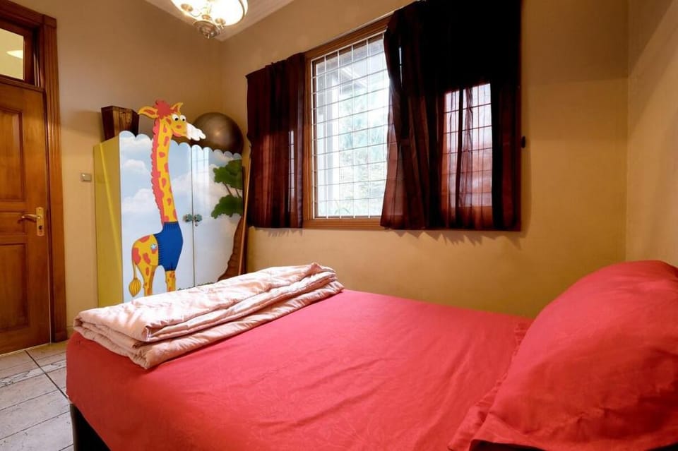 Andaru Sukahaji Villa in Parongpong