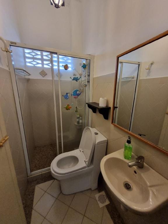 Kelana Jaya Corner House 7 min walk from LRT Vacation rental in Petaling Jaya