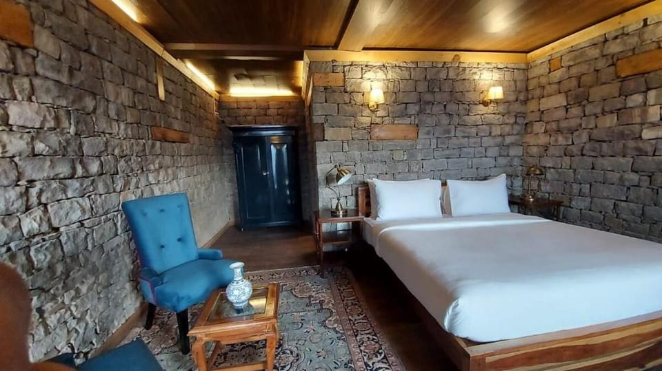 Three Bedroom Hideaway Cottage With Jacuzzi Vacation rental in Himachal Pradesh
