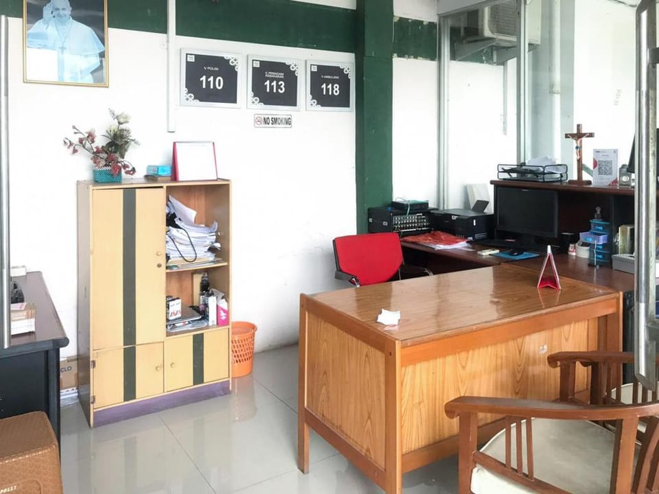 Rose House Mitra RedDoorz Hotel in Indonesia