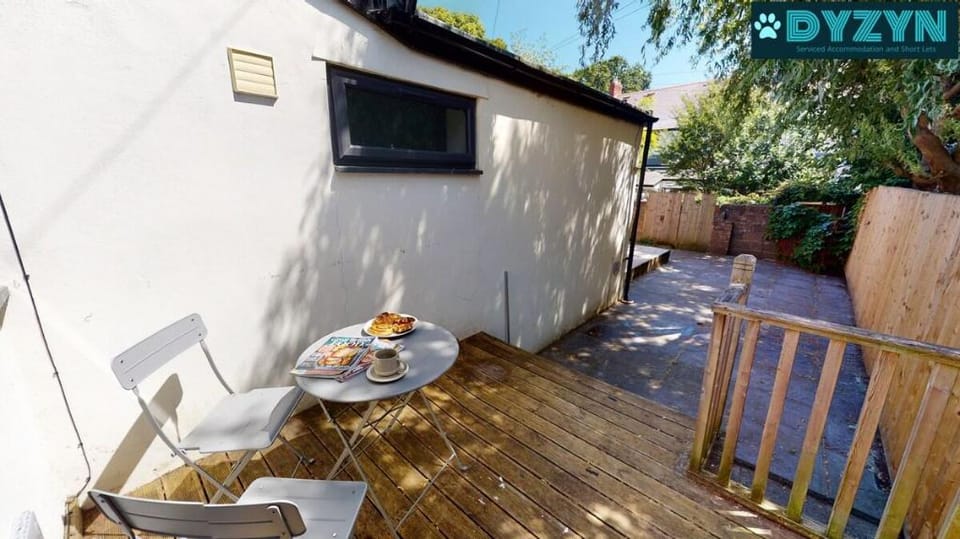 The Hideaway - Garden - Pets Allowed Vacation rental in Cardiff