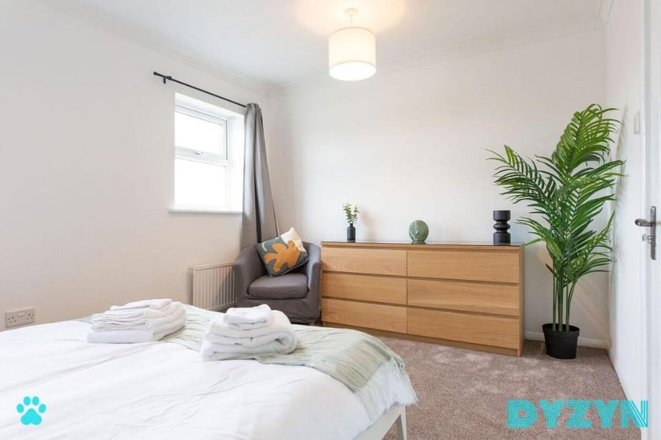 Schooner Way - Dyzyn Living Vacation rental in Cardiff