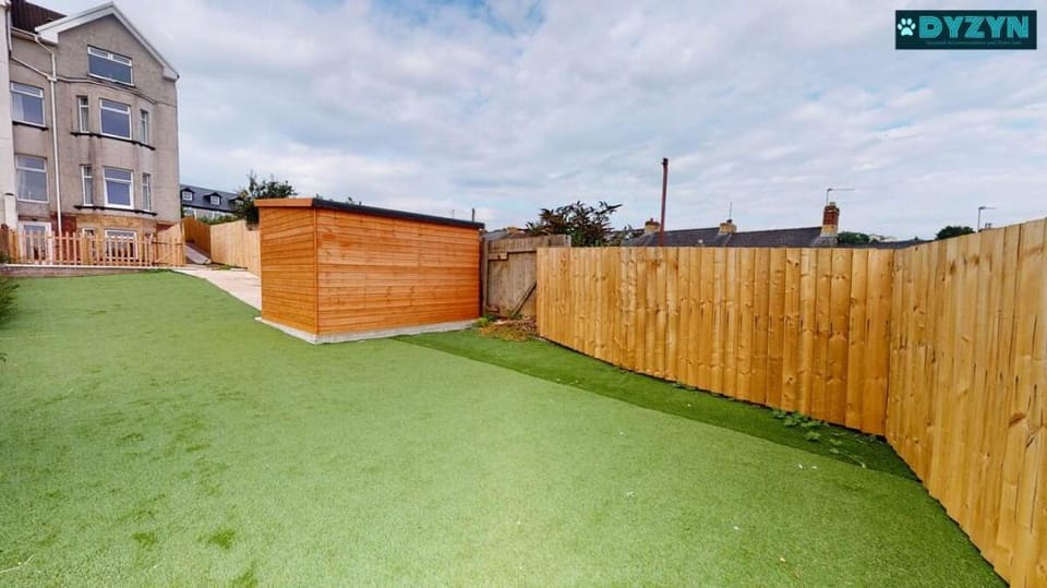 Mathieson House 4 - City Views - Sky Sports Vacation rental in Newport