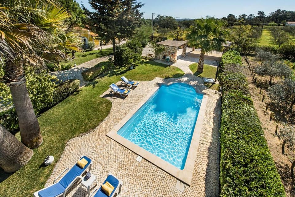 Villa Rodrigues Com Piscina and air cond Villa in Guia