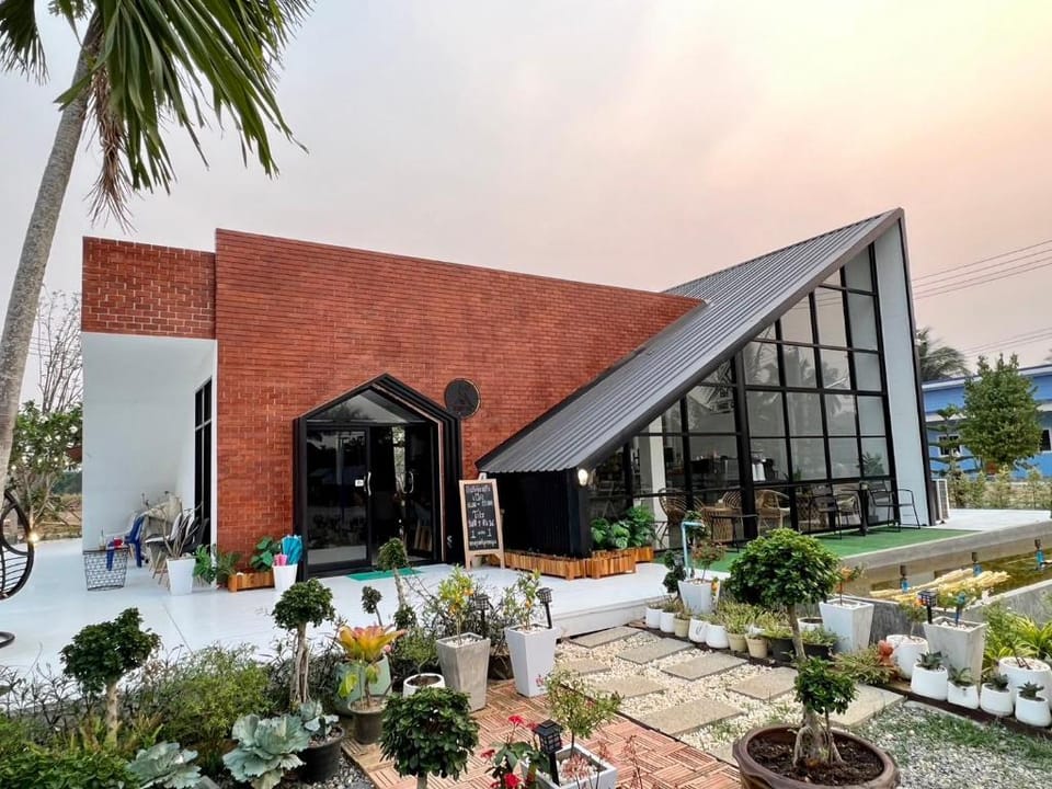KK Huen Khamkaew Resort & KK House Cafe Nan Apartment in Laos