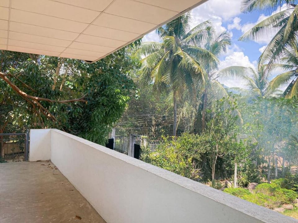 Flocks and Feathers Dormitory Apartment in Dumaguete