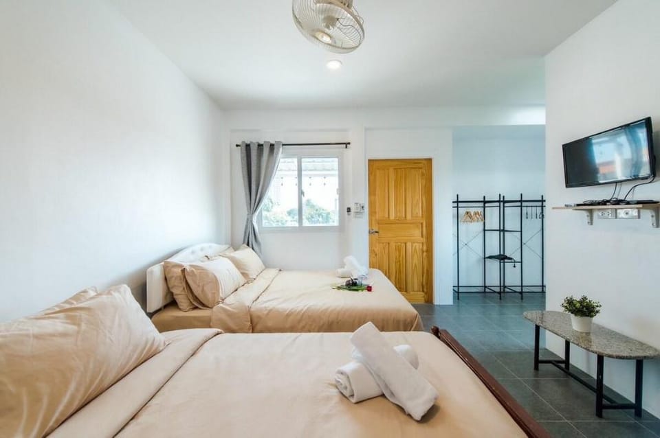 Seaview Room @ hostel near Huahin Beach  Vacation rental in Nong Kae