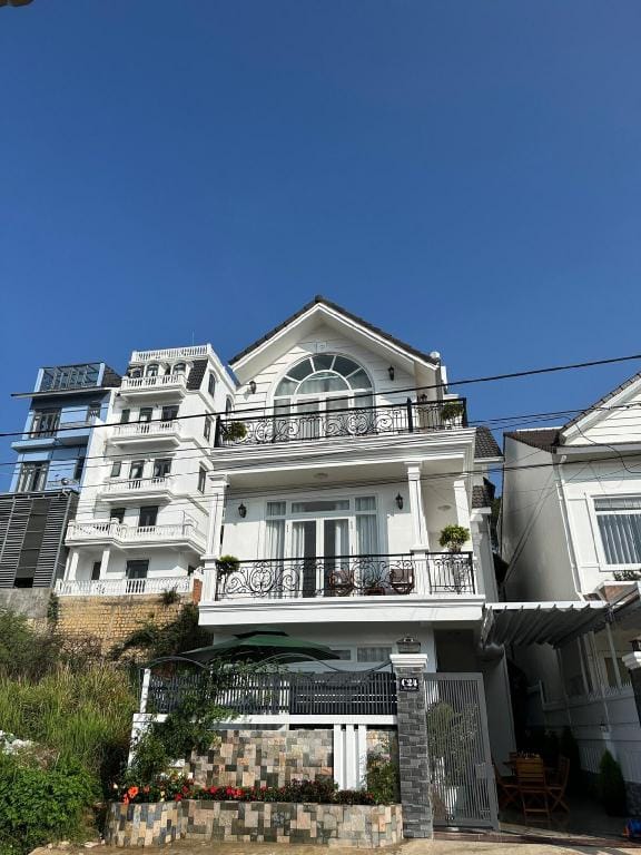 LoNa Villa Sang Trọng Yên tĩnh. Vacation rental in Dalat