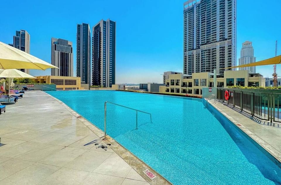 New! Luxurious living Dubai Creek Balcony & View Apartment in Dubai