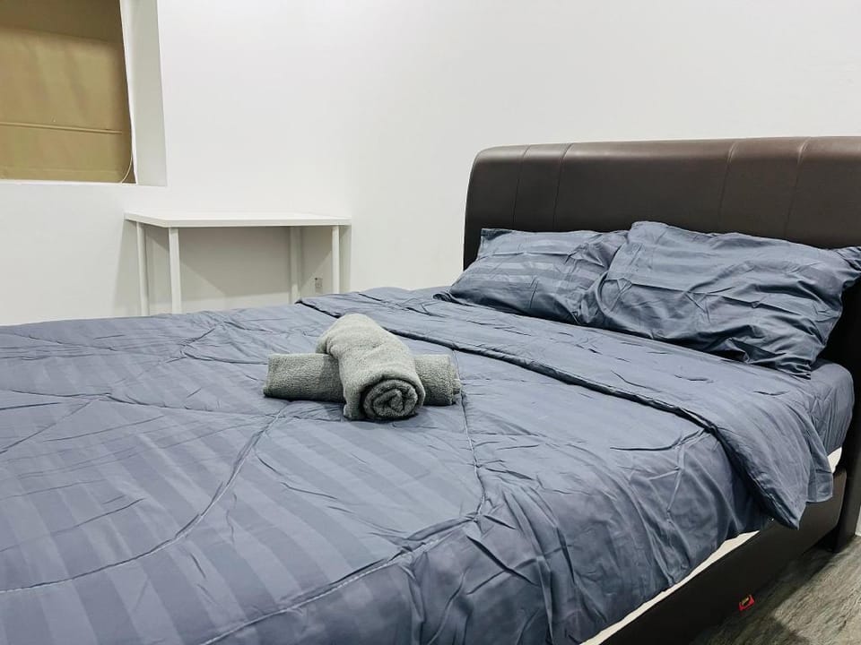 Staycation Homestay 15 Kch City Mall Landed House Vacation rental in Kuching