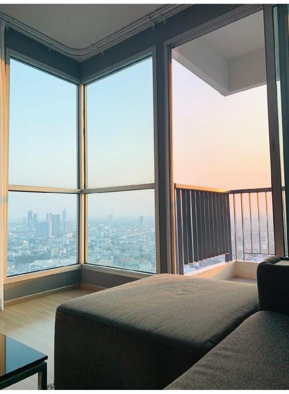 Life by the River & Urban BKK/ 2BR/2 mins to BTS Apartment in Bangkok