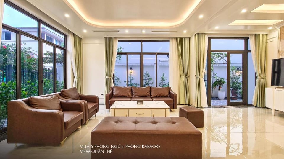 Phoenix Villas FLC HaLong  5BR, Pool, Karaoke 925 Villa in Laos