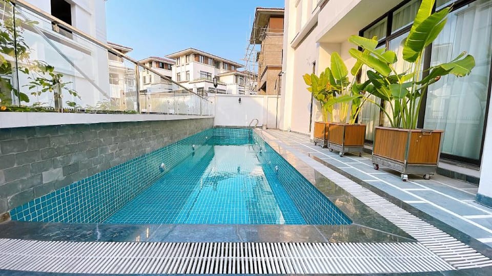 Phoenix Villas FLC HaLong  5BR, Pool, Karaoke 925 Villa in Laos