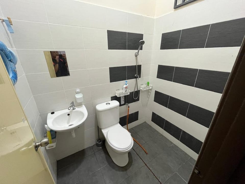 Hakim Harmoni Homestay Air Hitam Vacation rental in Johor