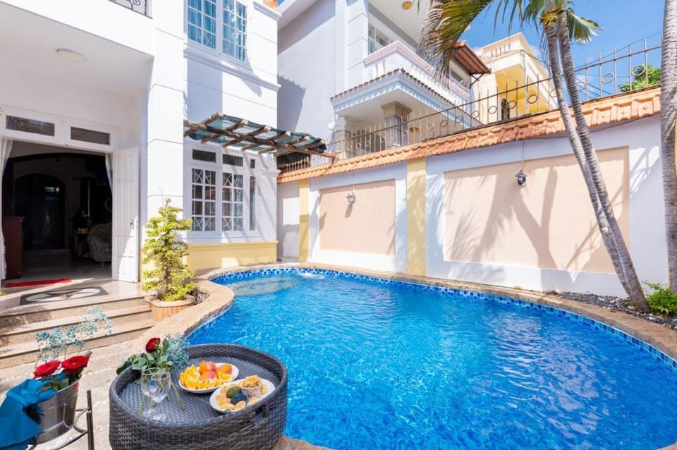 Palm Villa 1: 3 Bedroom Back Beach [Vung Tau] Villa in Vung Tau