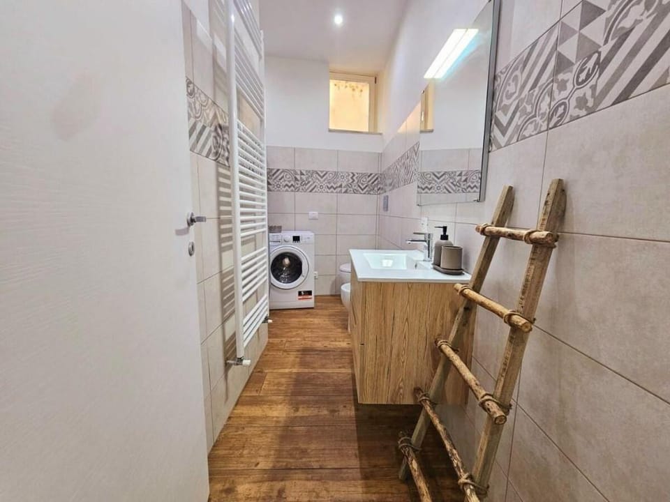 Alloggio in centro con terrazza Apartment in Liguria