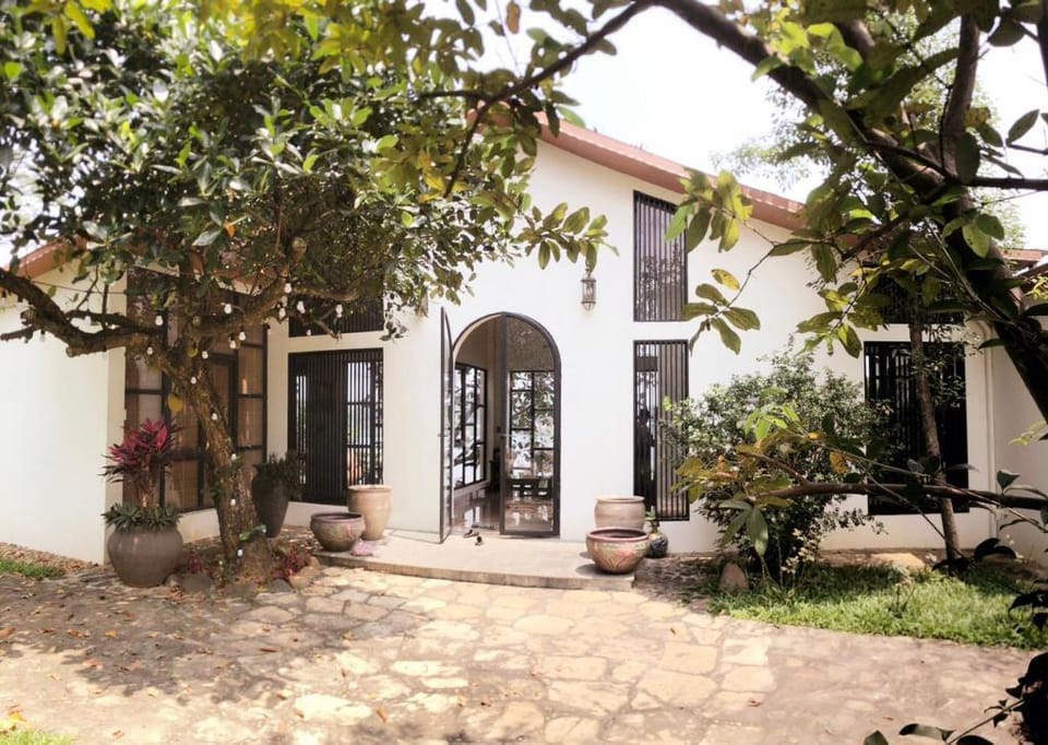 Ba Vì lake view Villa in Laos