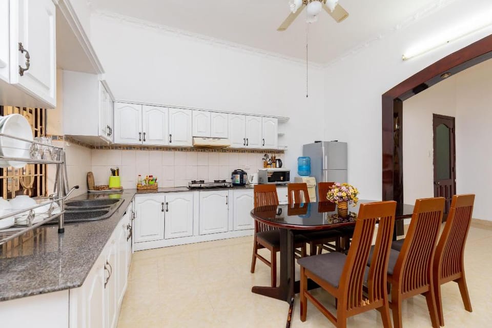 Palm Villa 3: 5 Bedroom Back Beach [Vung Tau] Villa in Vung Tau
