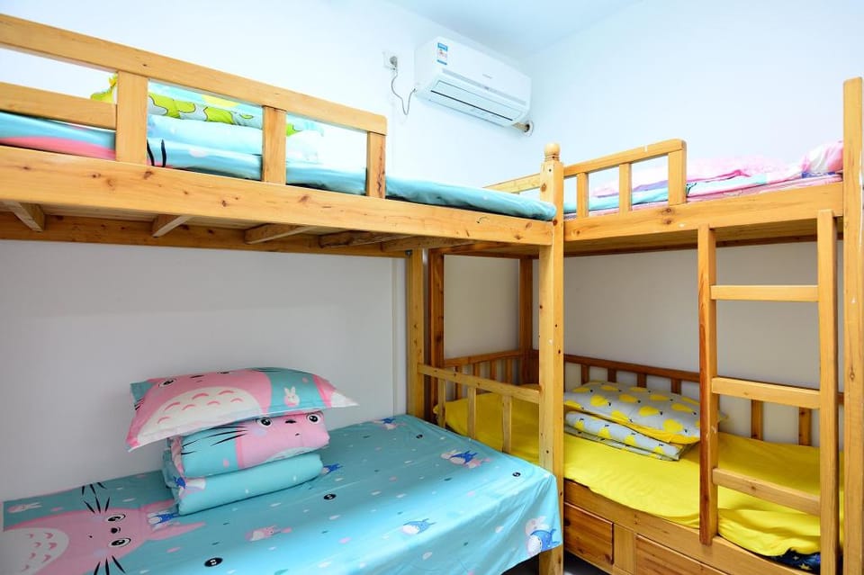CQ山城听雨江景民宿 Apartment in Hubei