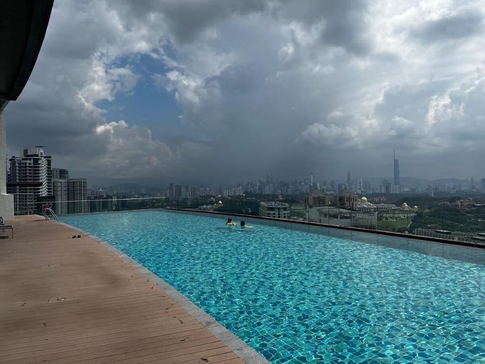 Mont Kiara Ooak, 163 mall CosyStay1-7Pax Netflix Apartment in Petaling Jaya