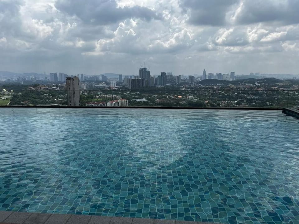 Mont Kiara Ooak, 163 mall CosyStay1-7Pax Netflix Apartment in Petaling Jaya