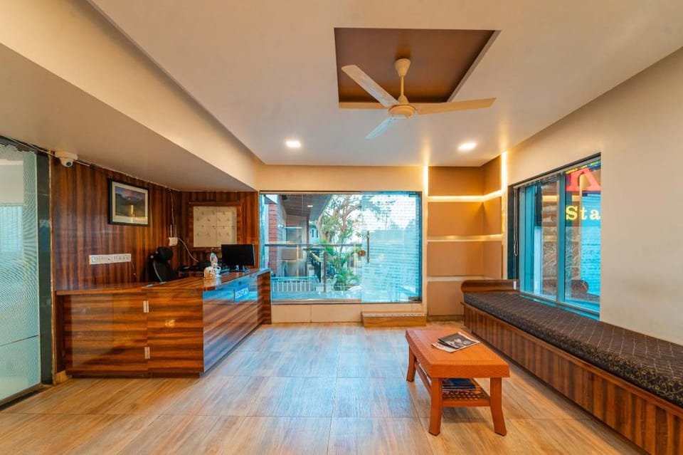 Treebo Kaizen, 3 Kms From Paragliding Hotel in Maharashtra