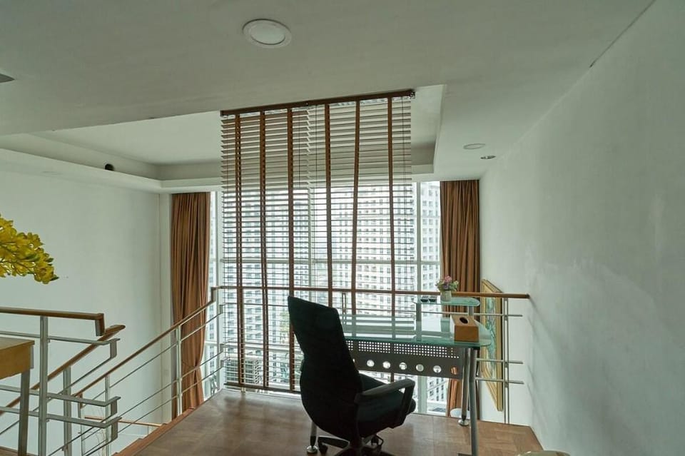 Loft, Vibrant in Central Business, 1Queen+2Single Apartment in South Jakarta City