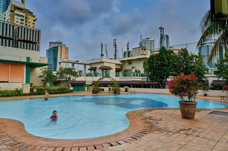 Magnificent View 2BR above Mall, 1 King + 1 Queen Apartment in South Jakarta City