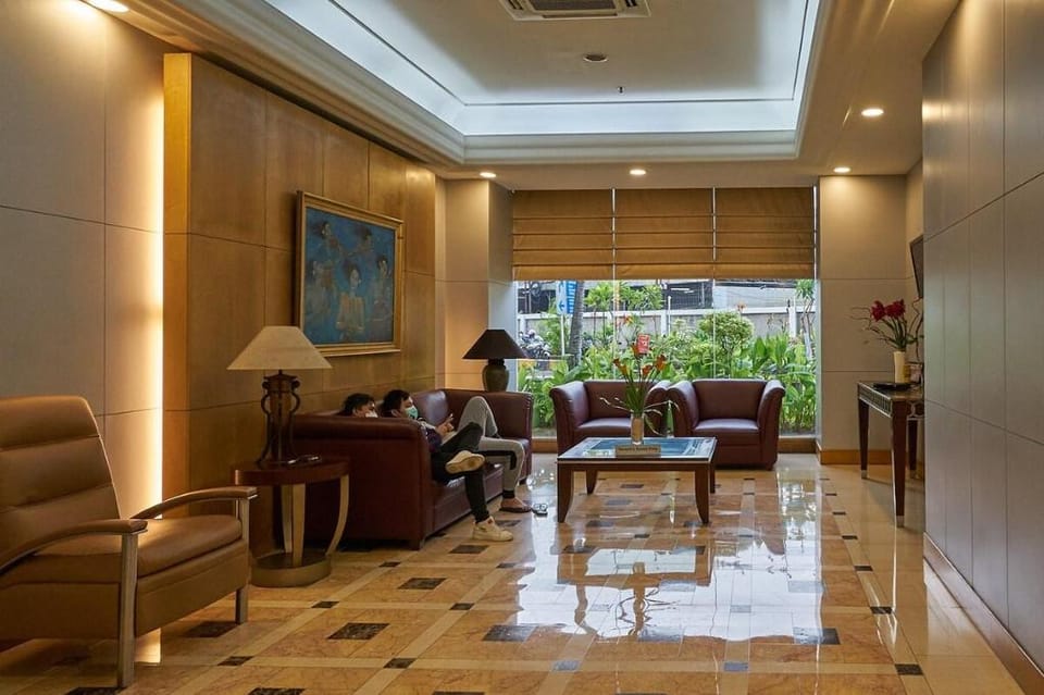 Magnificent View 2BR above Mall, 1 King + 1 Queen Apartment in South Jakarta City
