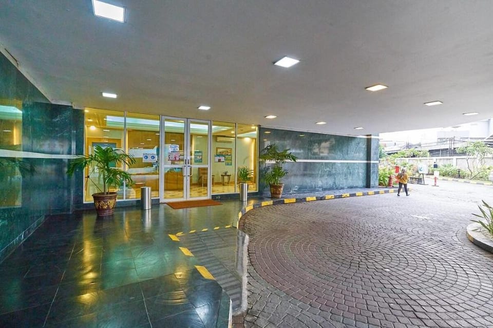 Magnificent View 2BR above Mall, 1 King + 1 Queen Apartment in South Jakarta City