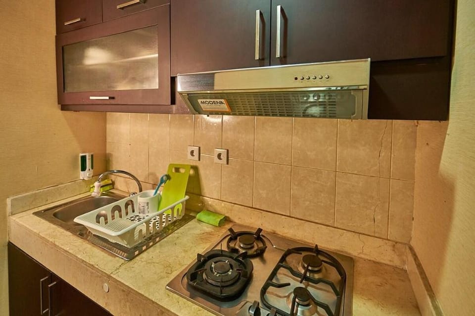 Strategic Homey 2BR above Mall, 1 Queen + 2 Single Apartment in South Jakarta City