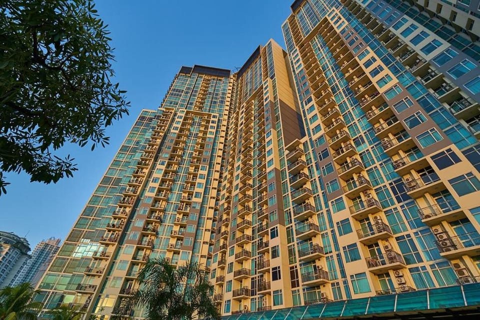 Strategic Homey 2BR above Mall, 1 Queen + 2 Single Apartment in South Jakarta City